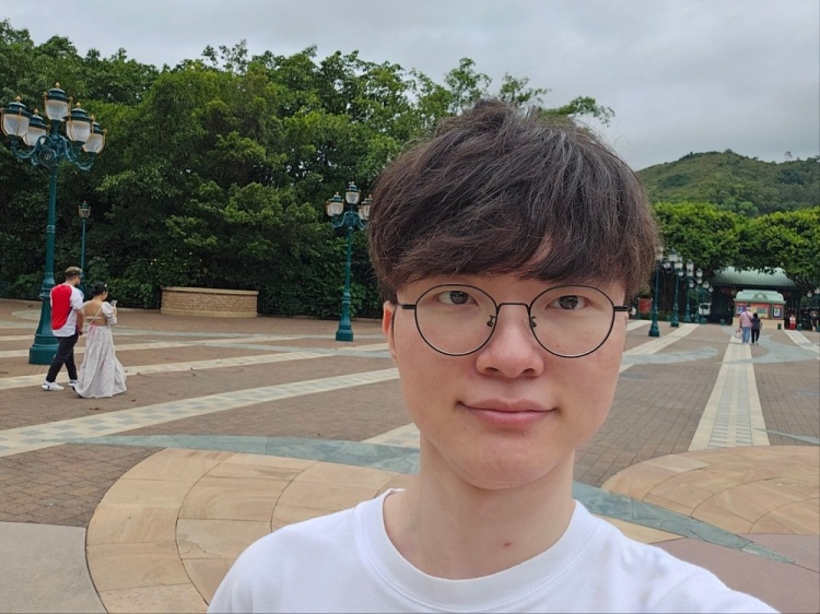 Faker更博晒照:香港
