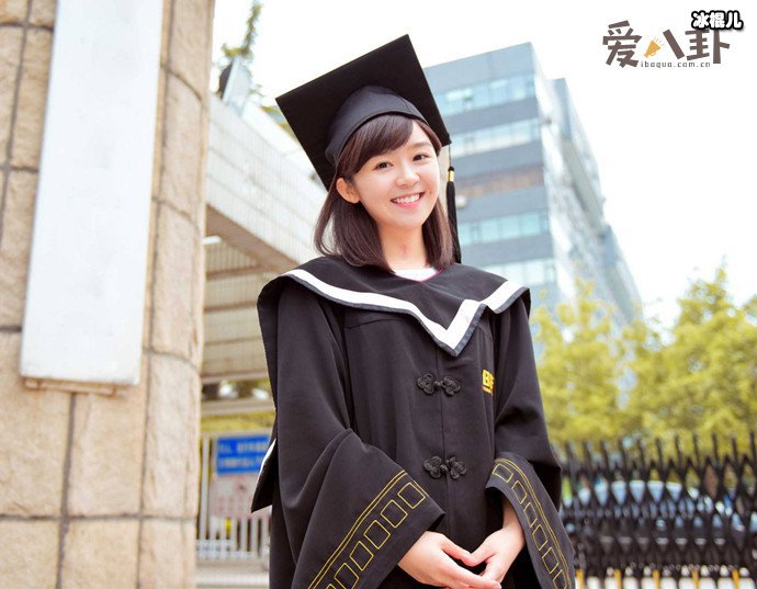 宋伊人学历很高吗? 被誉为才女是怎么回事宋伊人学历揭秘