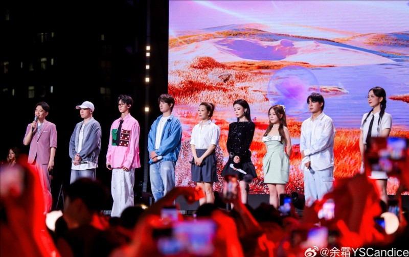 余霜晒江西卫视主持返图:在家门口就能听演唱会live好幸福