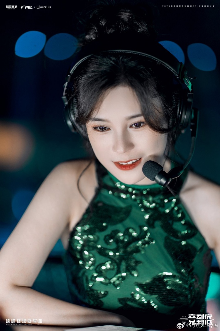 解说小彤晒照:好家伙 原来我这么瘦