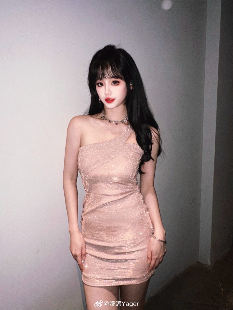永劫无间美女主持娅鸽晒照:可拍可不拍的妆必须要拍!