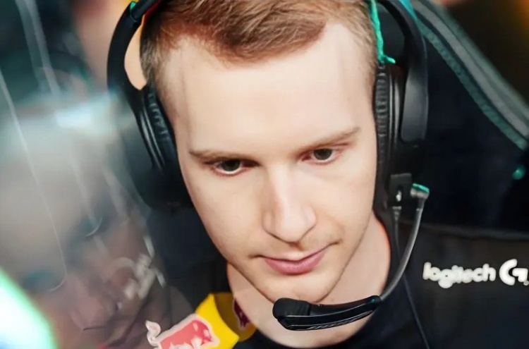 Jankos:支持BLG,想看Bin打Zeus;想看比去年激烈的决赛