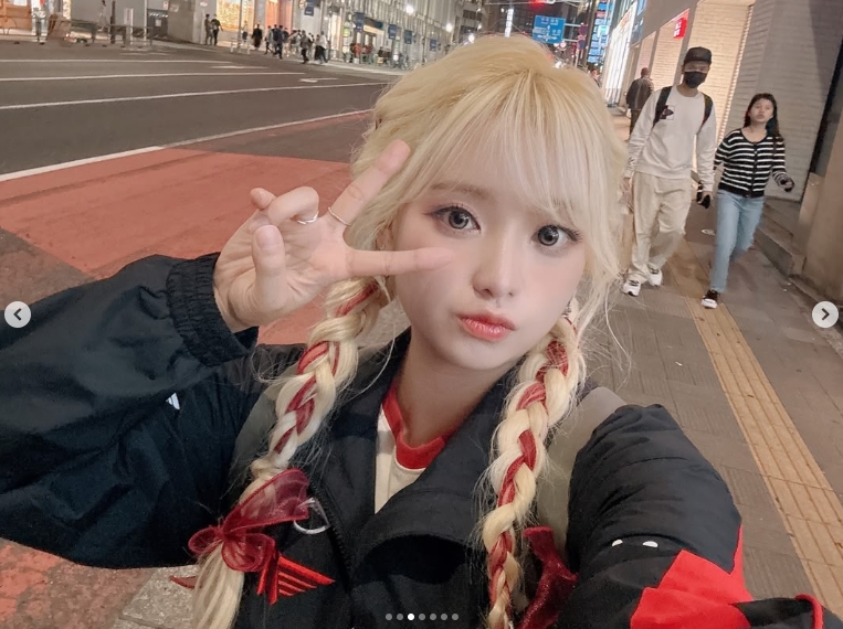 T1美女粉丝更新INS分享:T1闯进决赛后,韩国线下观赛的粉丝疯狂欢呼