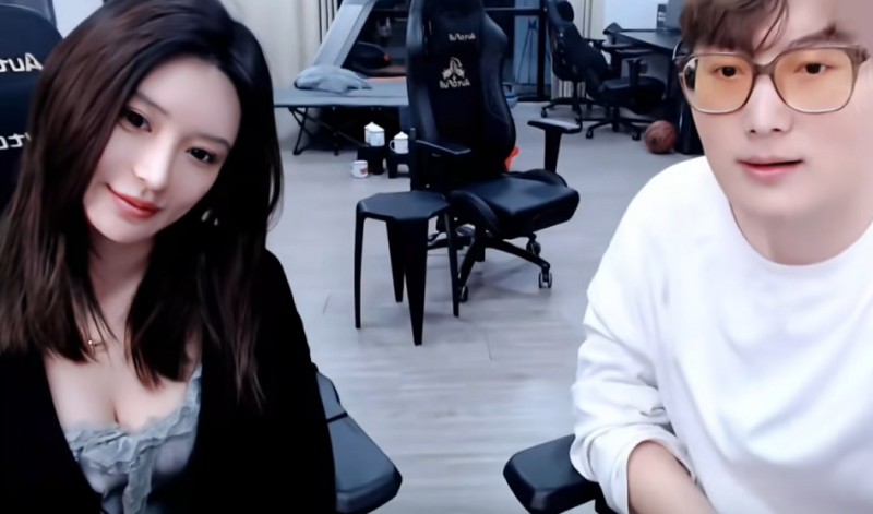 男人本色!古手羽直播间遇大胸美女难以把持 疯狂扫雷被当场打耳光