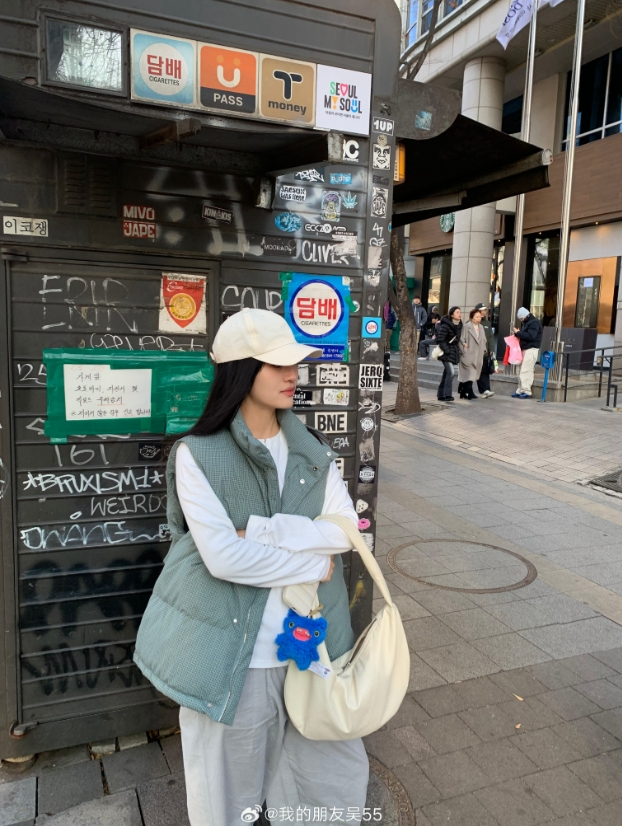 像!真的太像了!JKL女友吴55晒照:妈妈问我为什么一天吃八顿