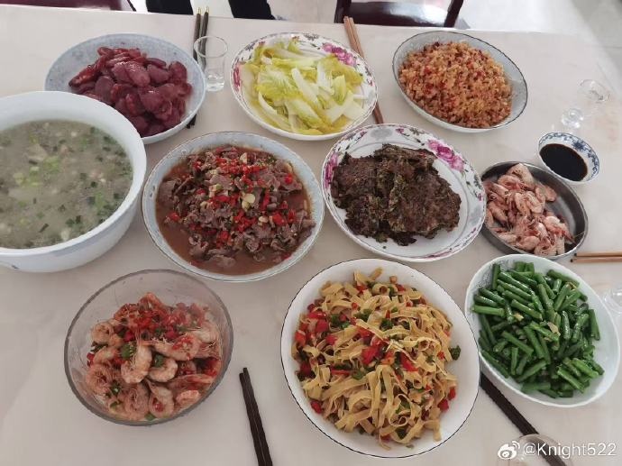 Knight推荐家乡萍乡的美食:炒粉和莲花血鸭,旅游可以尝一下!