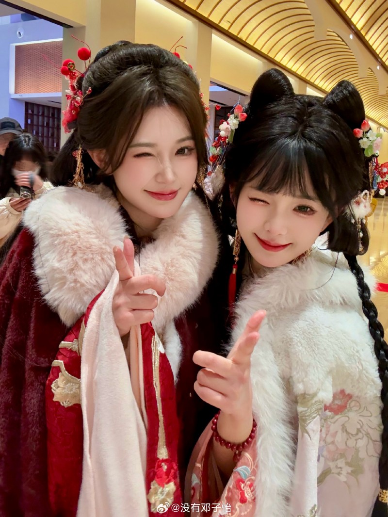 Meiko女朋友邓子怡晒出新年美照:古风造型😍这你受得了❓