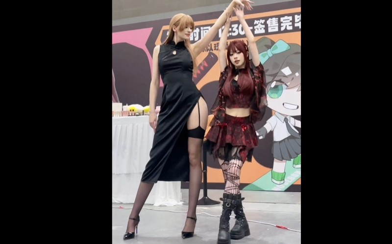 身高188cm!圈内巨星级别coser卡琳娜近照:八尺夫人 腰臀比绝非人类数值