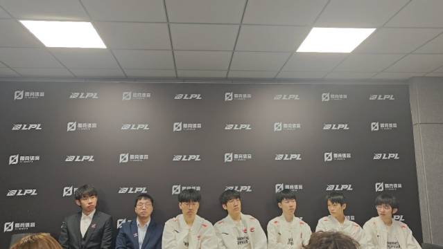 预测决赛对手 Shanks Kael:感觉是BLG,很烦他们有点猛