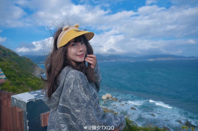 是兮夜给你拍的吗?解说瞳夕晒照:去看海咯!