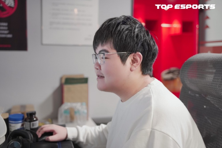 TES发布训练返图:持之以恒,久久为功,团结向远,新的赛场见!