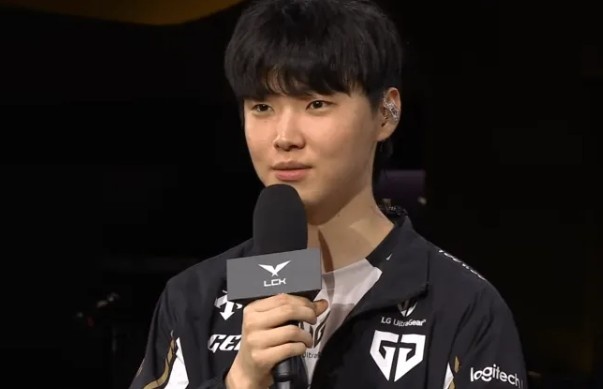 Chovy:下场比赛努力成为神 队伍正充满自信 保证一直能赢的心态