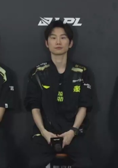 真就猛猛啃老啊?Doinb:我们无法应对对手针对我制订的BP策略