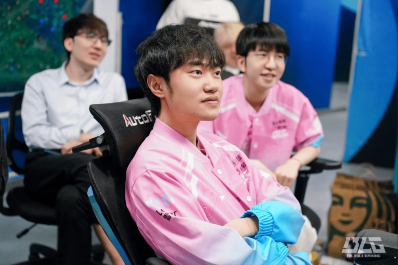 完全释放!北川加盟BLG后Knight的KDA高达8远高于之前的5