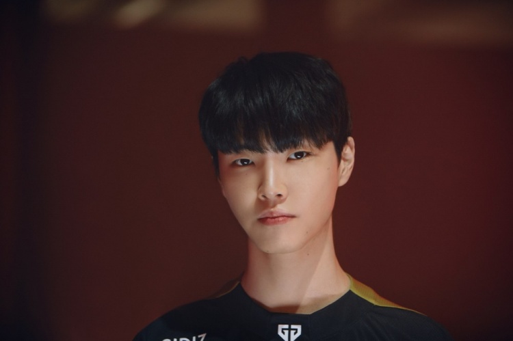 Chovy：我只是做了该做的操作；会帮Ruler拿五杀的