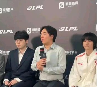 贴吧网友热议红米TES在练阵容:这一练 练到了团队解散 还不如bigwei