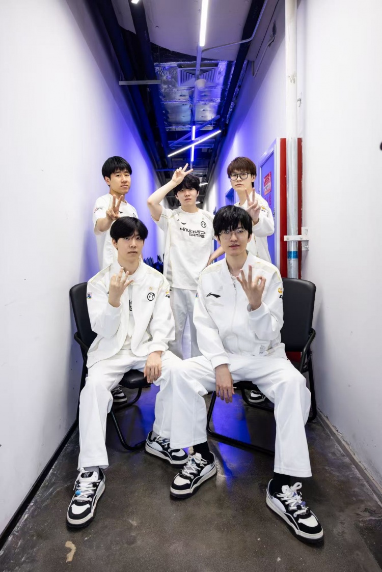 Jiejie赛后发文:继续加油!希望和兄弟们一起拿更多胜利✌🏻