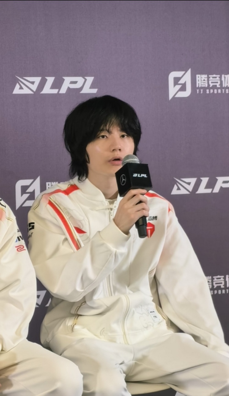 陀螺被抽散了?Crisp:第二赛段团队配合没以前好 比赛失误也更多
