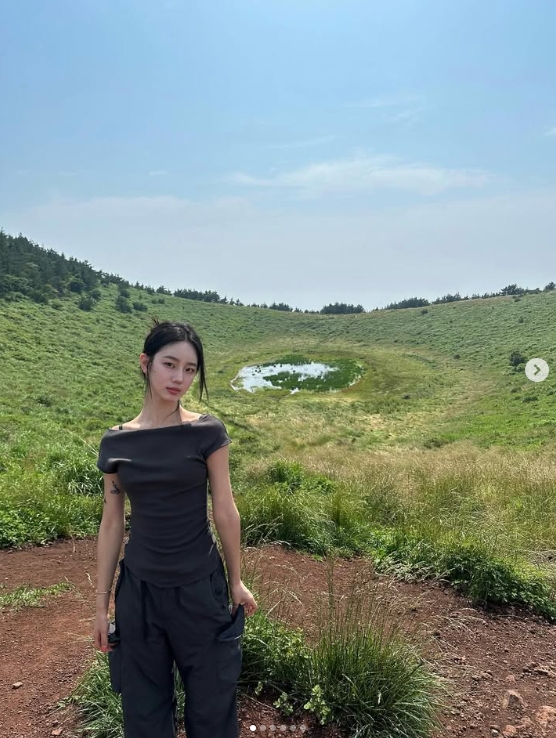 Peyz姐姐晒照:到户外呼吸新鲜空气~