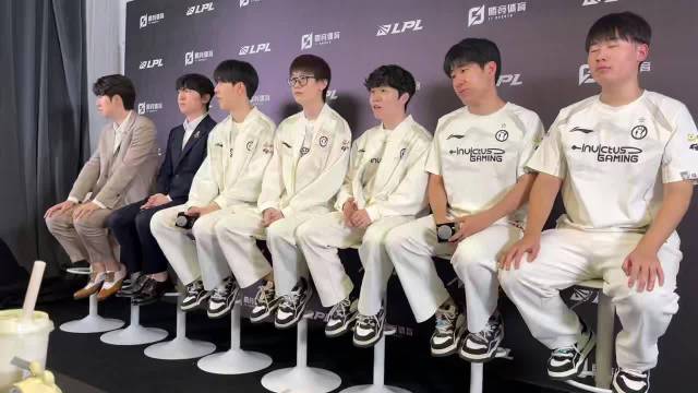相互谦让!Rookie评发挥最好的选手:第一把给嘎子 第二把给奥恩