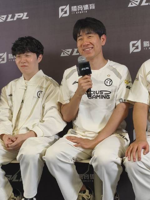 GALA:没想能再次拿五杀 就是很感谢队友们让五杀