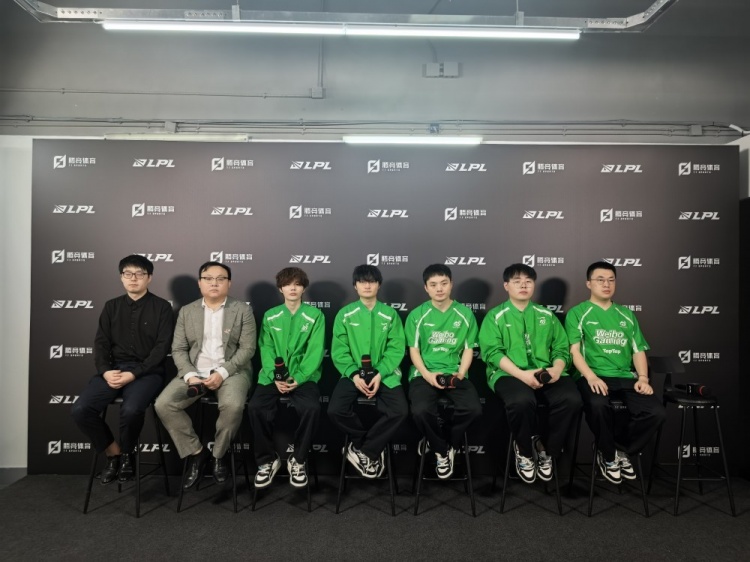 WBG赛后群访 教练:队伍打团目标要更清晰 要清楚己方阵容强势点