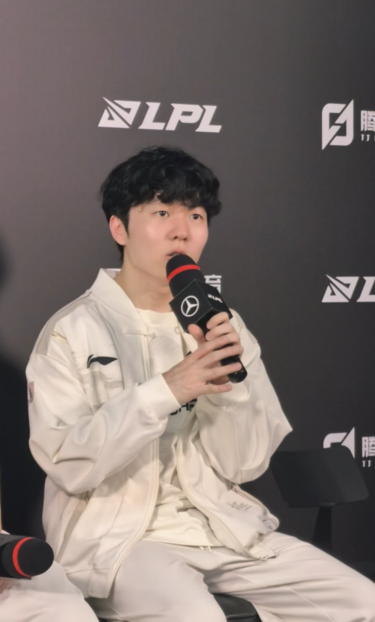 感谢对手自缚手脚!Rookie:他拿小炮我会苦恼 他拿维克托我能治