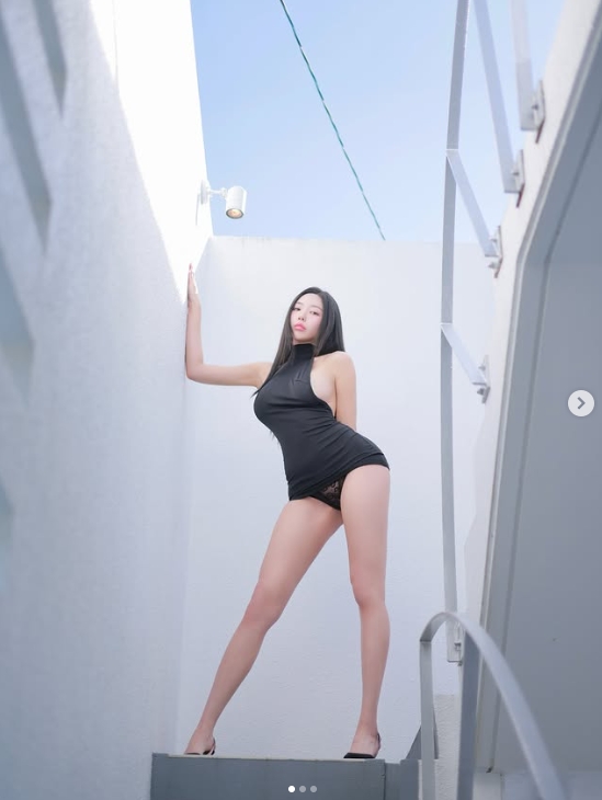 韩版《完蛋美女》演员晒照:这穿搭,建议加入DLC!🤤