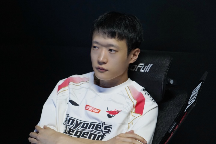 这么低迷吗牢香?Shanks是登峰组所有中单中唯一未斩获MVP的选手