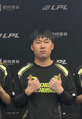 弱点击破了!naiyou:知道Jiejie野核玩的不好 就进他野区