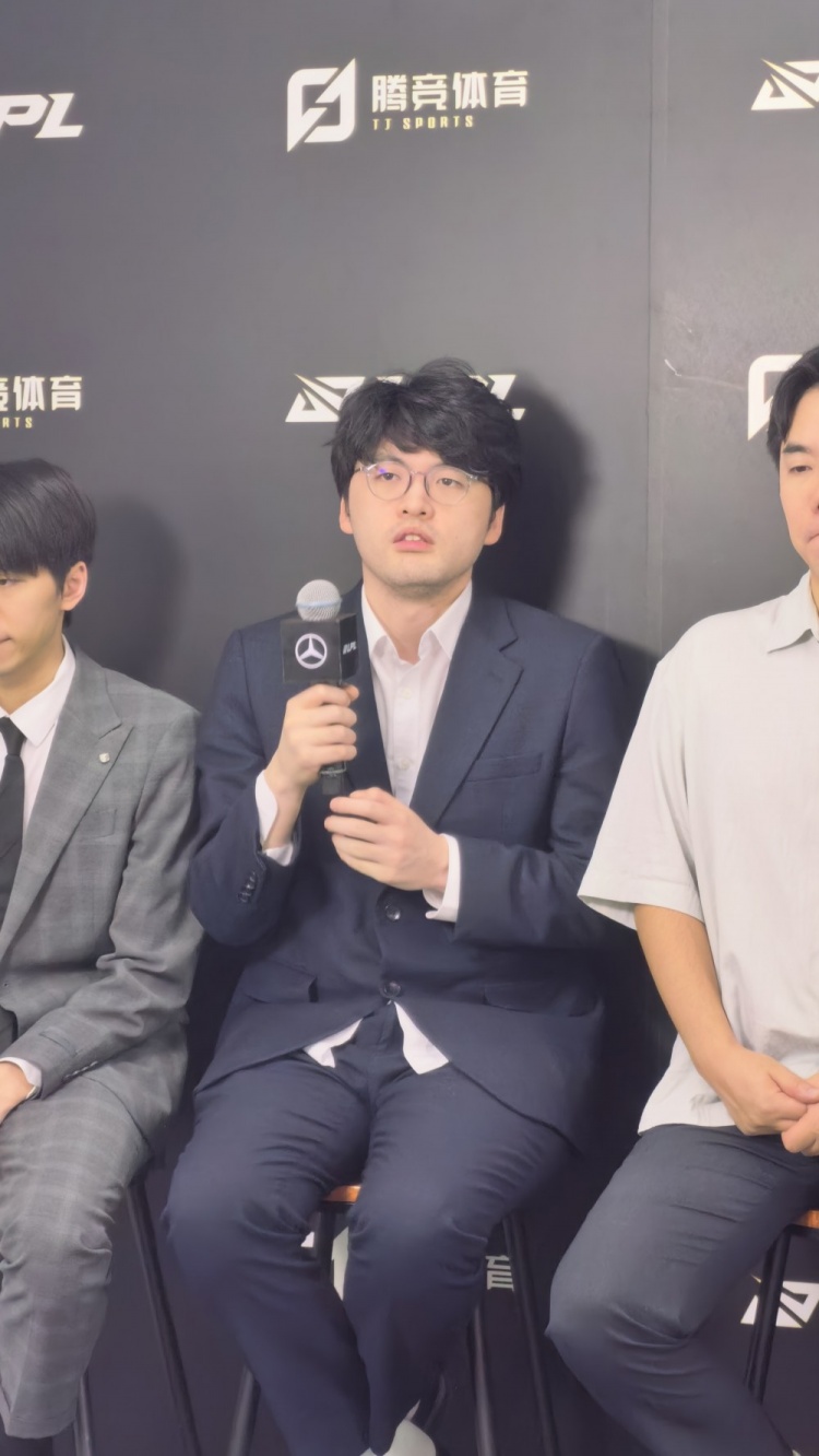 TES教练看对面四楼蜘蛛:他们是前期节奏阵容 我们选了后期能赢的