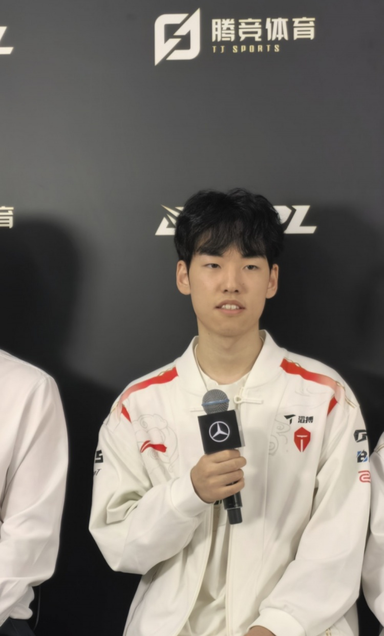 兄弟伙儿会感谢你的!Hang:杰克有净化水银 其他兄弟需要坩埚啊
