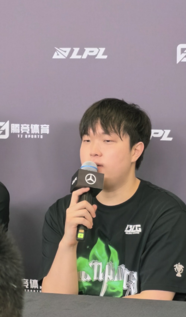 唯一的当然有含金量!Bin:LPL第一个年度总冠军很有含金量