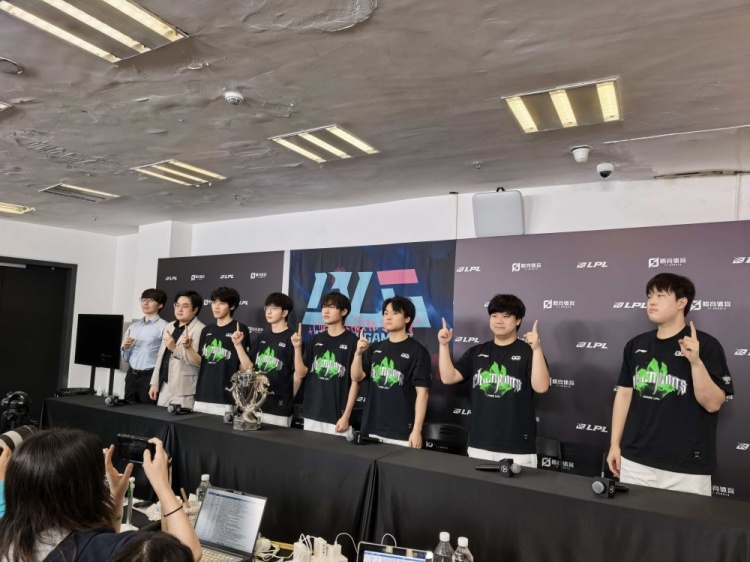 压力给到剩下四支队伍!BLG全员预测四号种子 ON想让Xun去会会T1