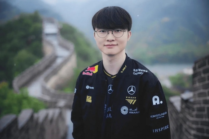 Reddit热议Faker去年决赛第四局塞拉斯:对他只是集锦里的一个镜头罢了