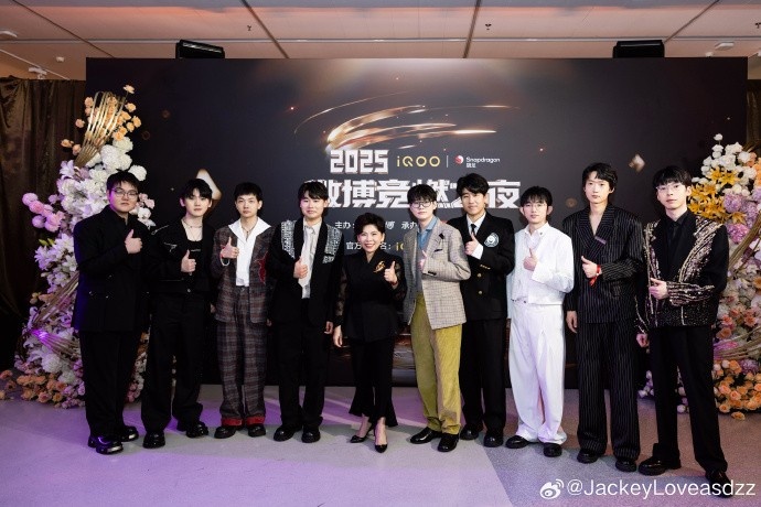 JackeyLove竞燃之夜返图:收获满满的一天 见到很多前辈和好朋友