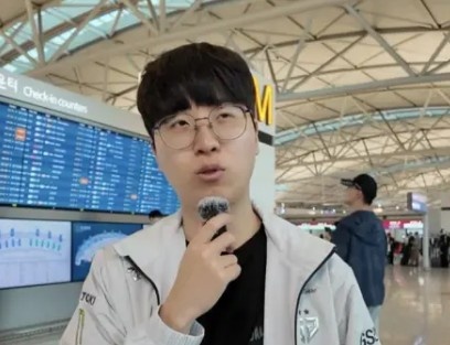 Kiin:今年印象最深的海外上单是Flandre,带来很多有趣的英雄