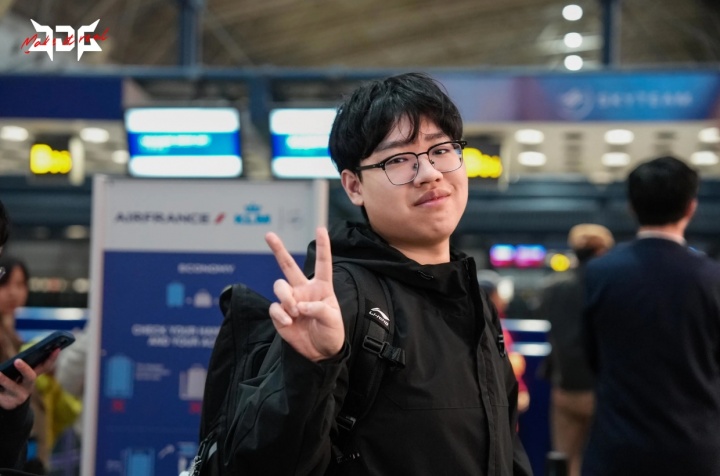 Xiaoxu更新社媒：安全到达巴西，兄弟们先锋赛加油！ ​​​