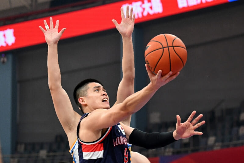 CBA焦点战前瞻:北京首钢vs广东宏远,防守与快攻的巅峰对决