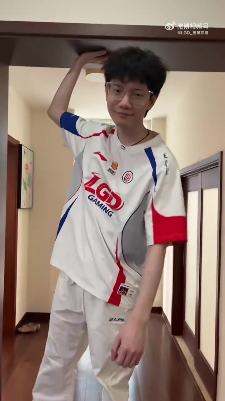LGD对战TES赛前预热：spiderman的身份要藏不住了嘛…mj🕷️